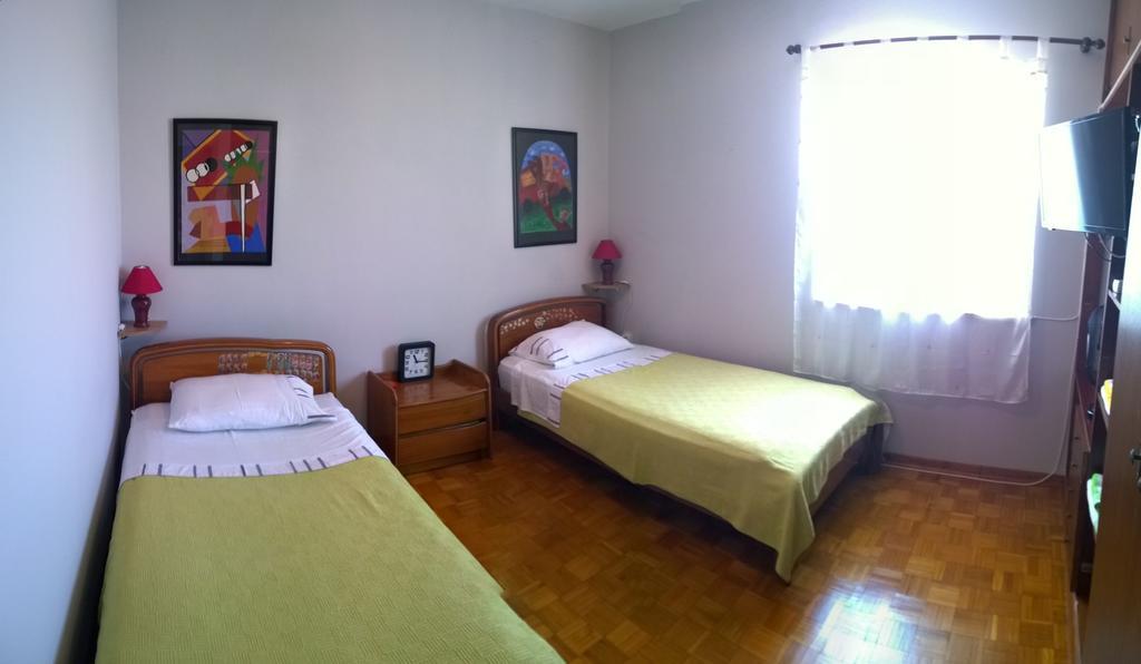 Apartments Free Parking Big Garden เปโรย ภายนอก รูปภาพ